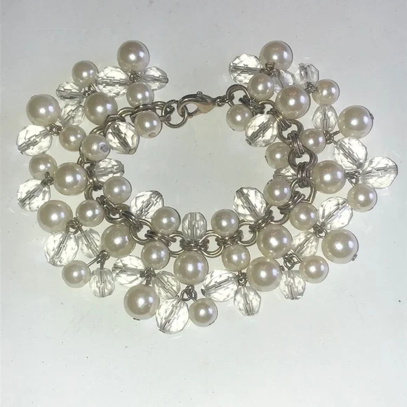 Silver Tone Faux Pearl & Clear Beads Chunky Boho Beaded Bracelet - Picture 2 of 6